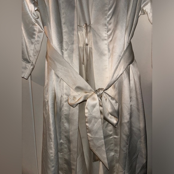 Cabernet By Sleep Sense Intimate Bride Satin Self Tie Robe Bathrobe Women S - Picture 5 of 7